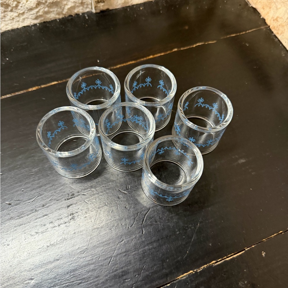 PYREX Vintage Napkin Rings Holders In Box Snowflake Clear Blue Garland